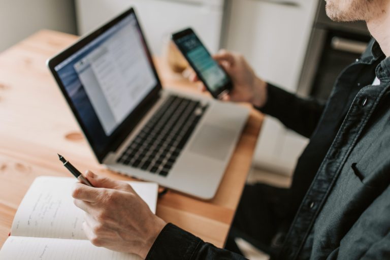  Spiare un cellulare da remoto è possibile, ecco come